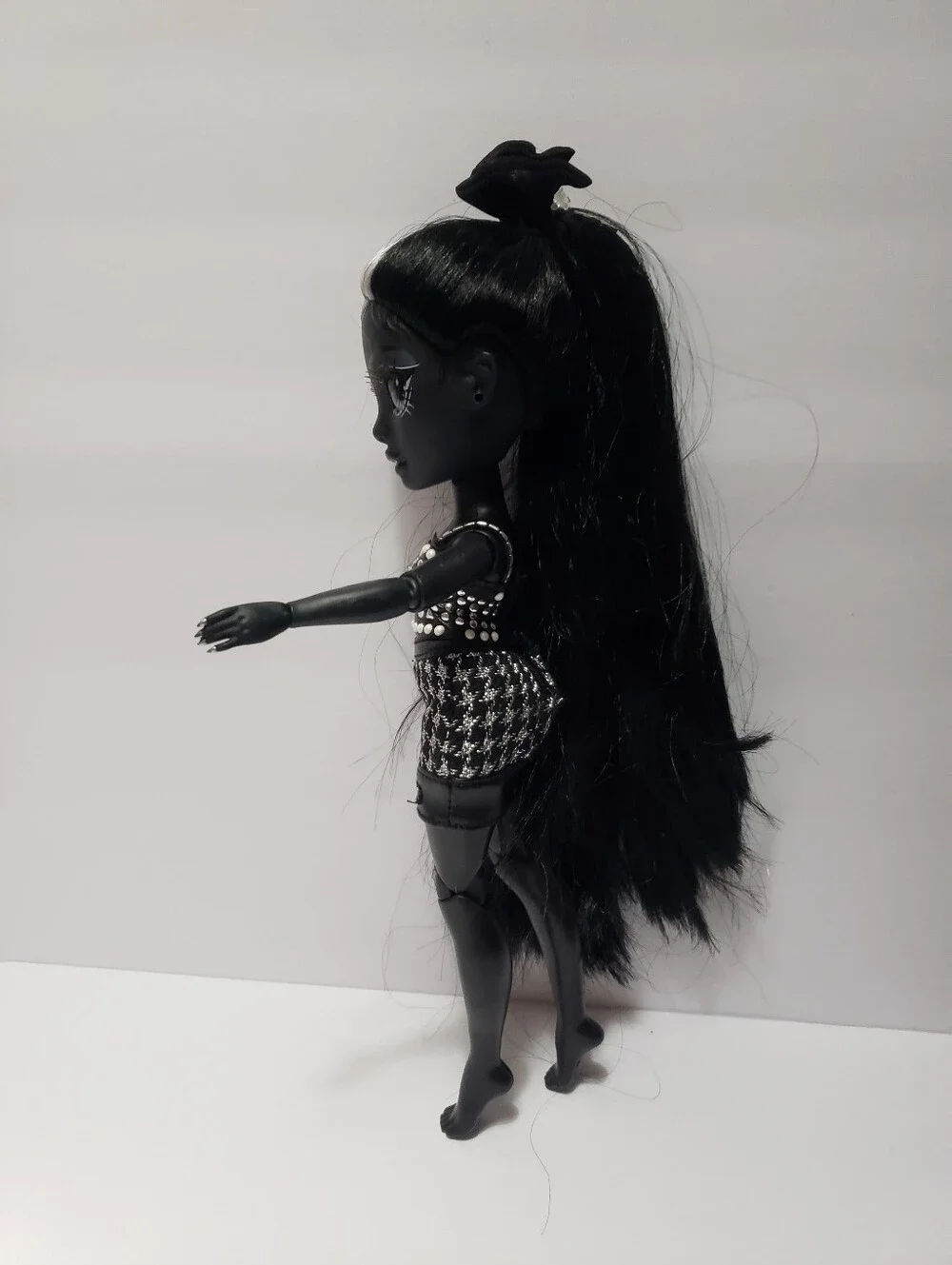 RAINBOW HIGH SHADOW Series Shanelle *Onyx* Fashion Doll